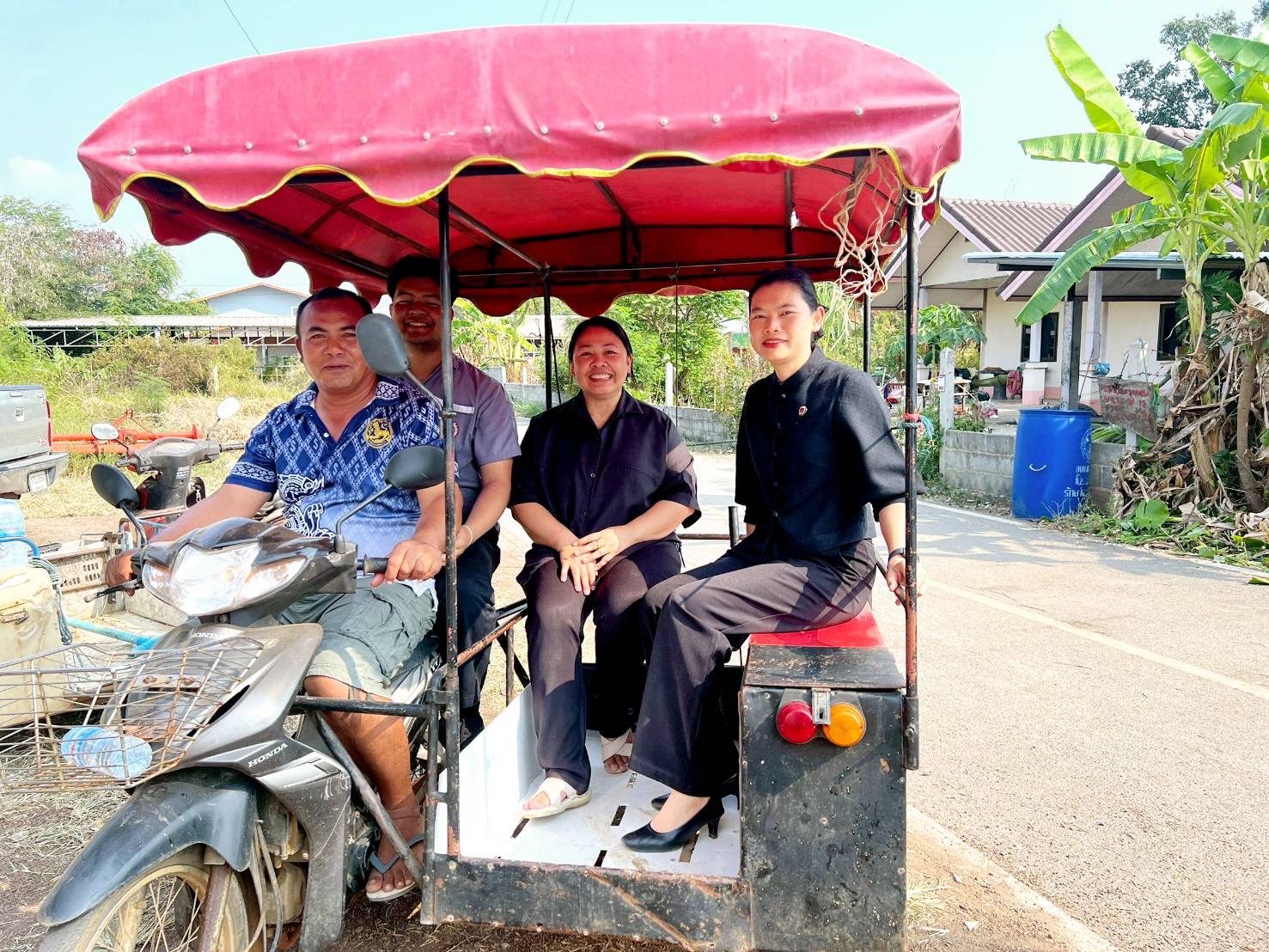 สพอ.วังน้ำเย็น ลงพื้นที่ เตรียมความพร้อม การติดตาม และสนับสนุนการดำเนินงานกองทุนแม่ของแผ่นดิน พร้อมให้กำลังใจครัวเรือนตกเกณฑ์