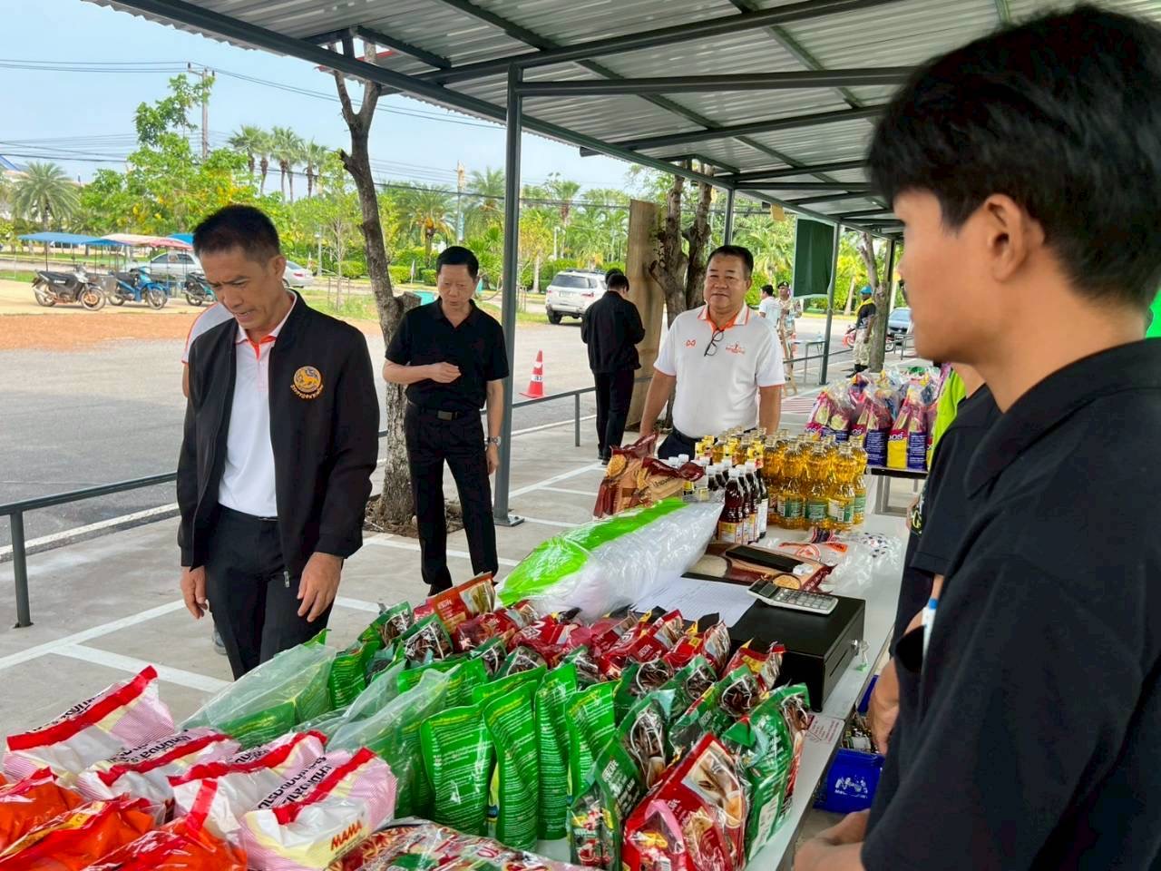 สพอ.วังน้ำเย็น ติดตามและสนับสนุนโครงการ "ไทยช่วยไทย" ลดภาระค่าครองชีพ