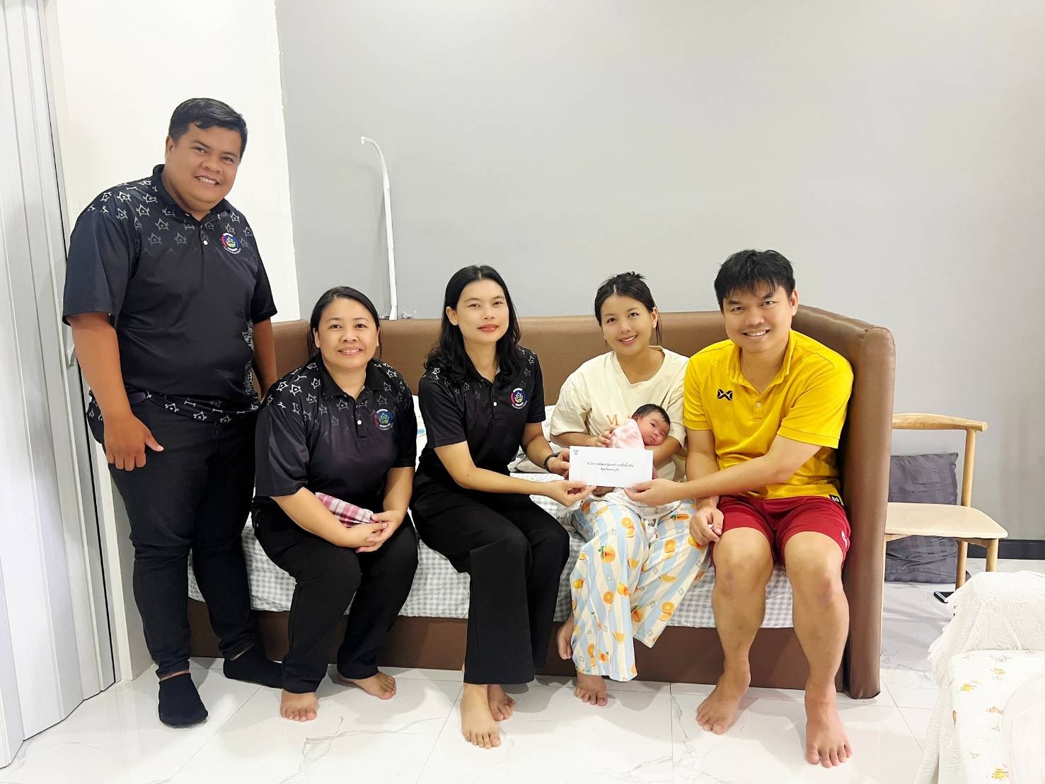  สพอ.วังน้ำเย็น ร่วมแสดงความยินดีและต้อนรับสมาชิกใหม่ของครอบครัวแสงจันทร์ 